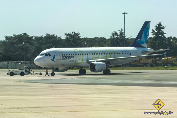Airbus A320-214